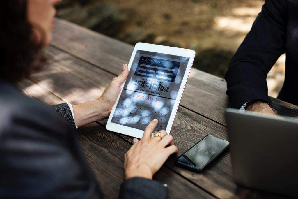 The Complete Guide to B2B Influencer Marketing 1