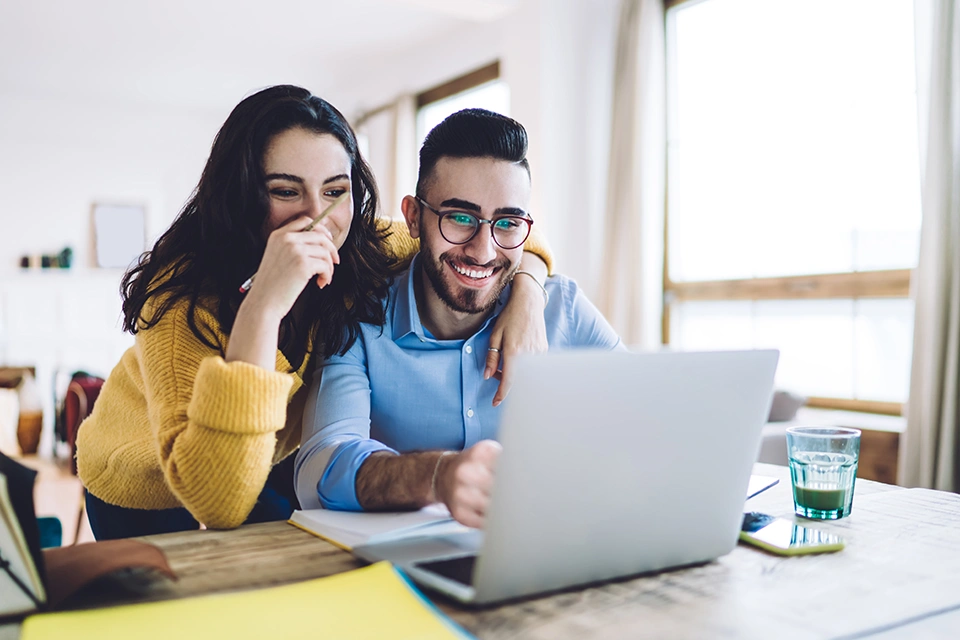 Influencer Marketing Software vs. Influencer Management Agency - Which Is Right for Your Business? 2
