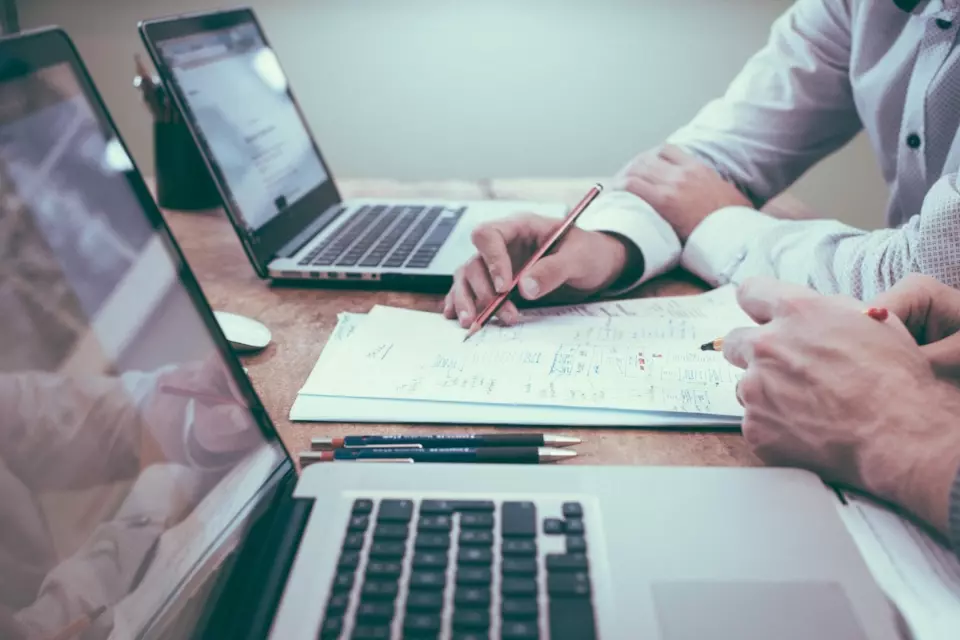 10 Proven Strategies to Influence Consumer Purchase Decisions With Creators 2